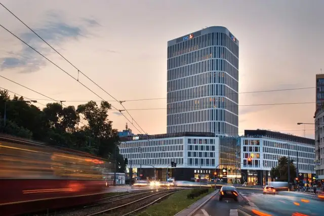 Plac Unii — zdjęcie budynku